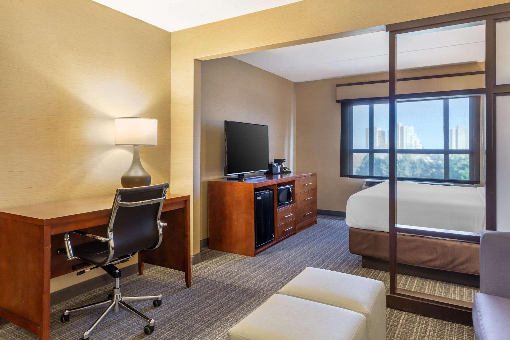 Comfort Inn & Suites Logan International Airport Revere Kültér fotó