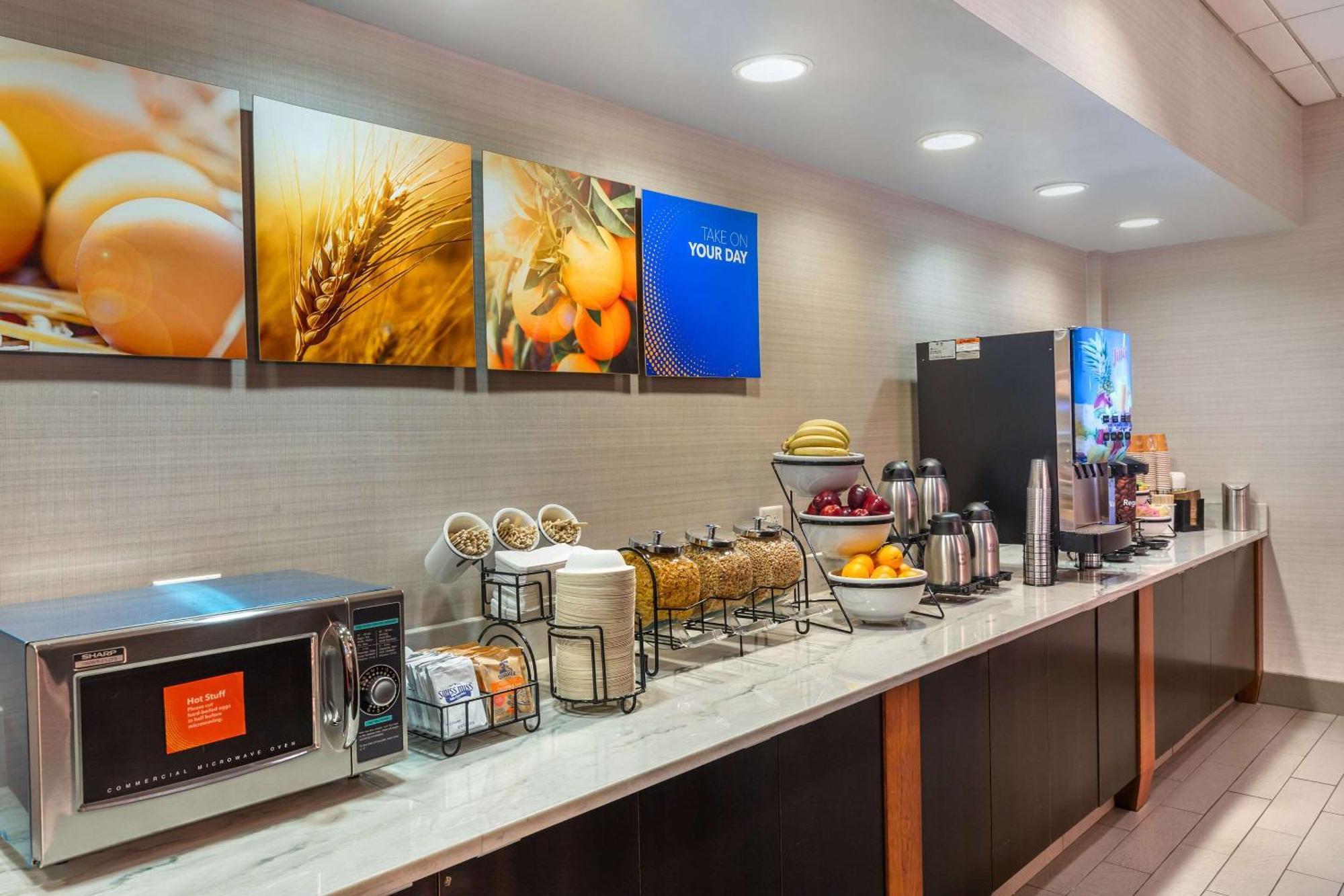 Comfort Inn & Suites Logan International Airport Revere Kültér fotó